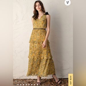 Lulu’s Yellow Floral Print Pleated Maxi Dress Size XL